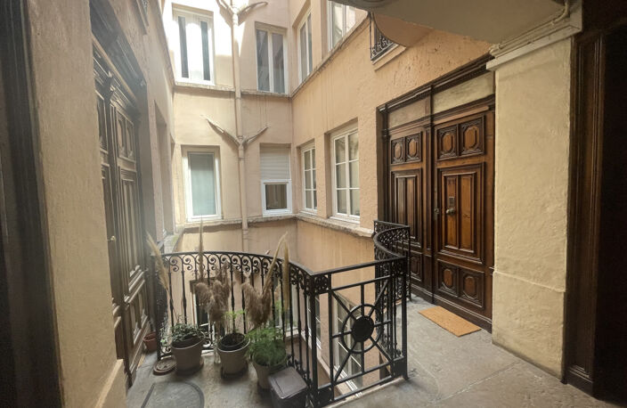 T2 rénové charme de l'ancien — photo 3