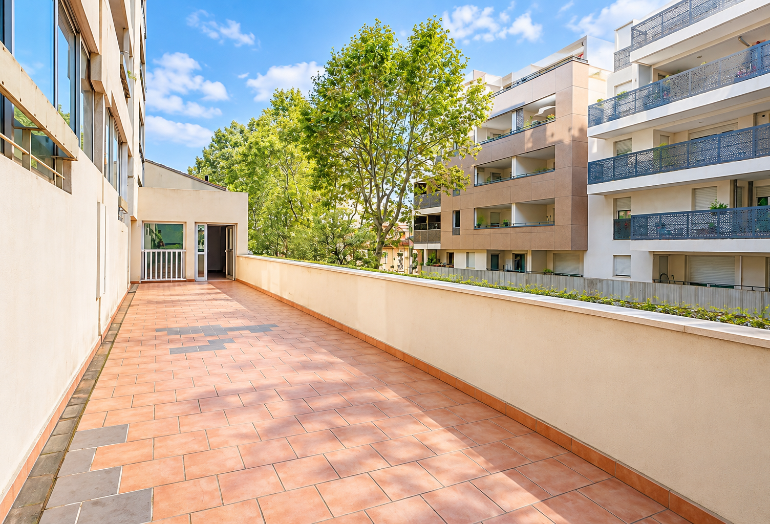 APPARTEMENT T4 TRAVERSANT — photo 1