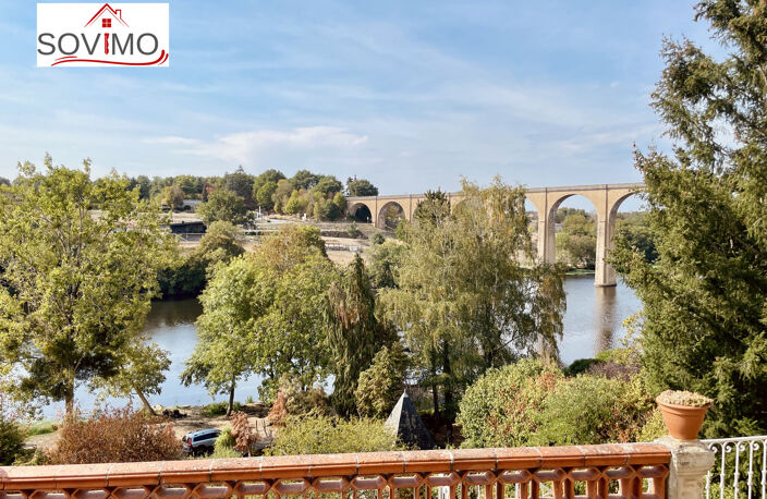 AU COEUR DE LA VILLE, AVEC VUE IMPRENABLE SUR LA RIVIÈRE, JO — photo 3