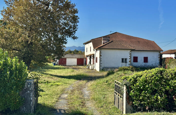 Authentique ferme du XIXème siècle : charme et potentiel à d — photo 2