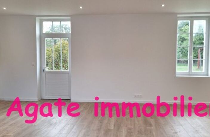 MAISON EN PIERRE ENTIEREMENT RENOVEE A ST SYMPHORIEN — photo 3