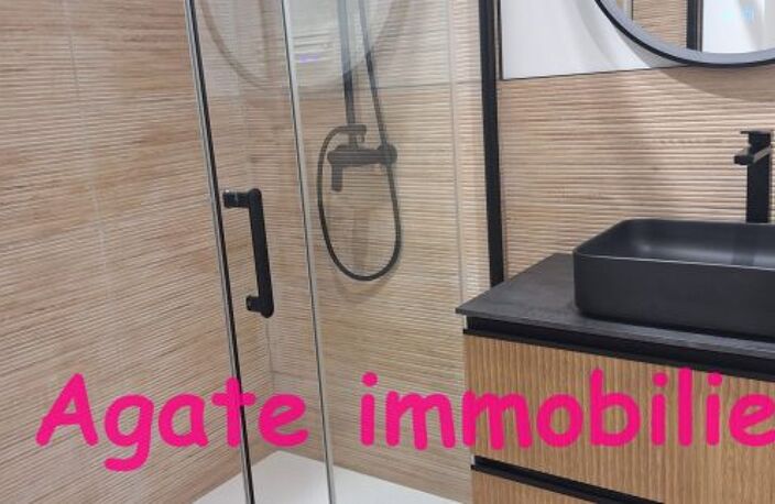 MAISON EN PIERRE ENTIEREMENT RENOVEE A ST SYMPHORIEN — photo 5