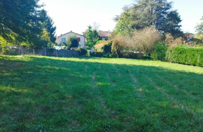 Pranzac, terrain plat avec CU de 1393 m², divisible — photo 2