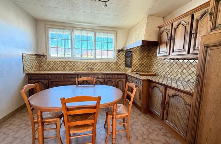 Maison à vendre 4 pièces MORTAGNE SUR SEVRE (85) — photo 2