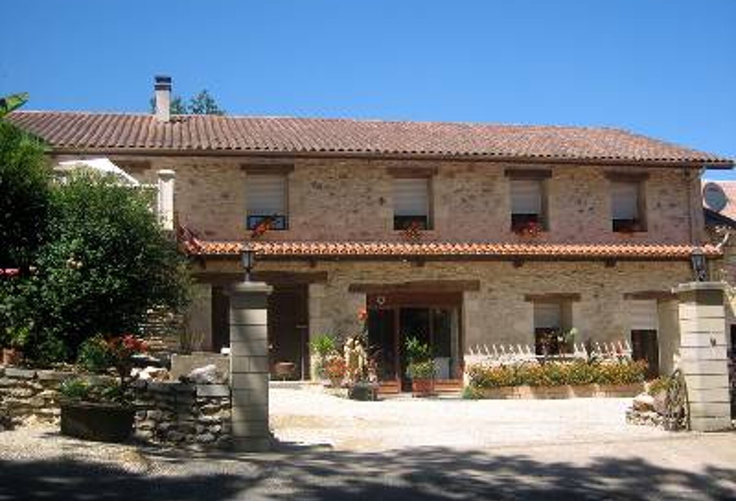 Vente maison 10 pièces 285 m² Thiviers (24800) — photo 1