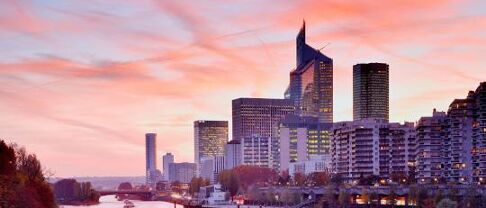 Immobilier à Courbevoie (92400) : entre prestige discret et attractivité durable