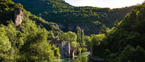 Immobilier en Aveyron (12) : prix, tendances et villes clés 2026