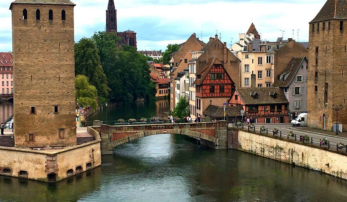 Immobilier Bas-Rhin (67) : prix au m², villes, tendances 2026