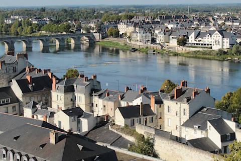 Immobilier Maine-et-Loire (49) : prix au m², villes, tendances 2026