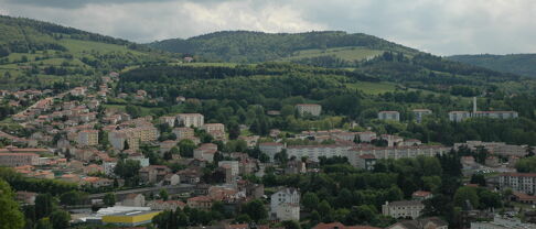 Comment évoluer le marché immobilier à Le Chambon-Feugerolles ?
