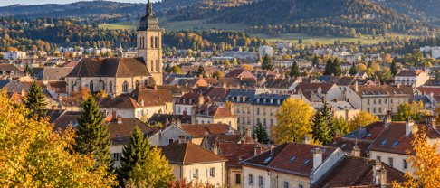 Immobilier à Pontarlier : prix, frontière suisse et pression immobilière